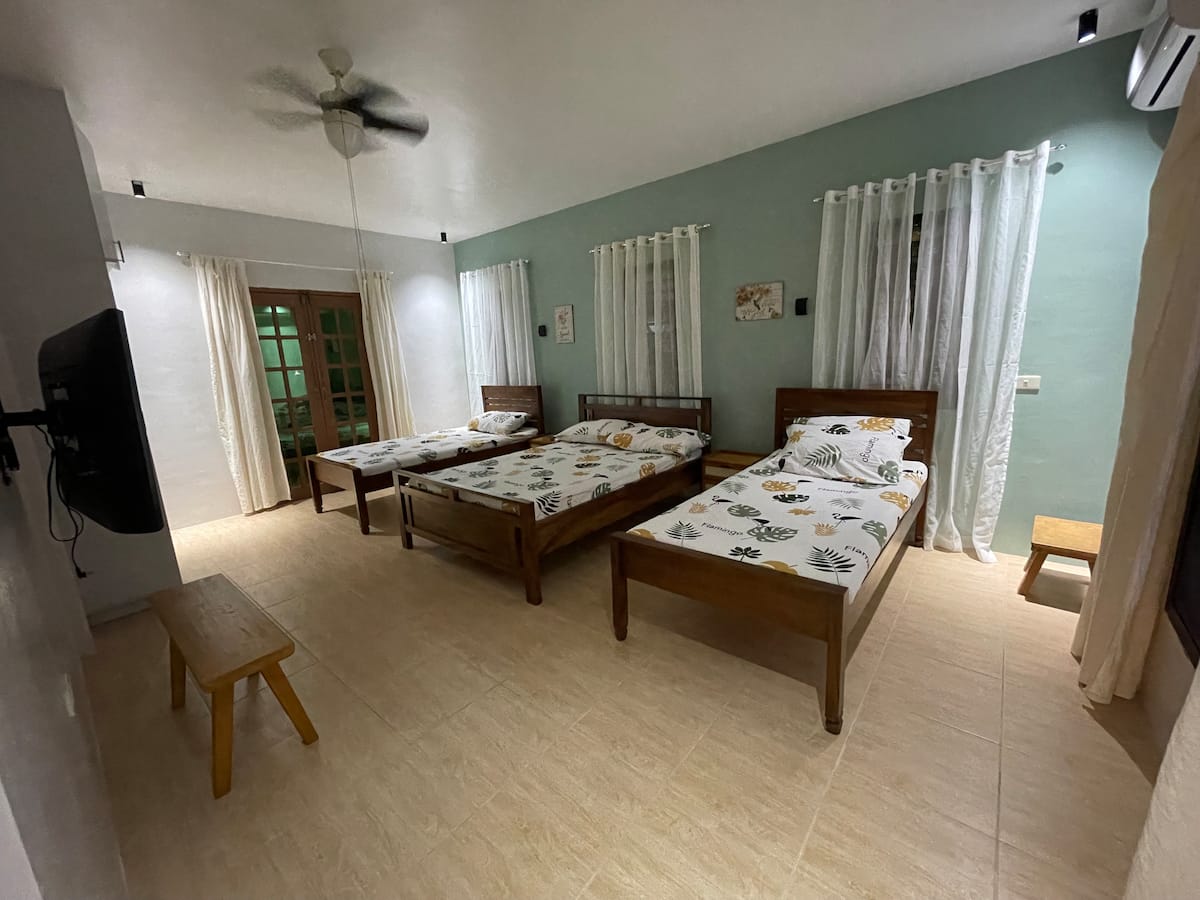910 House photo 3