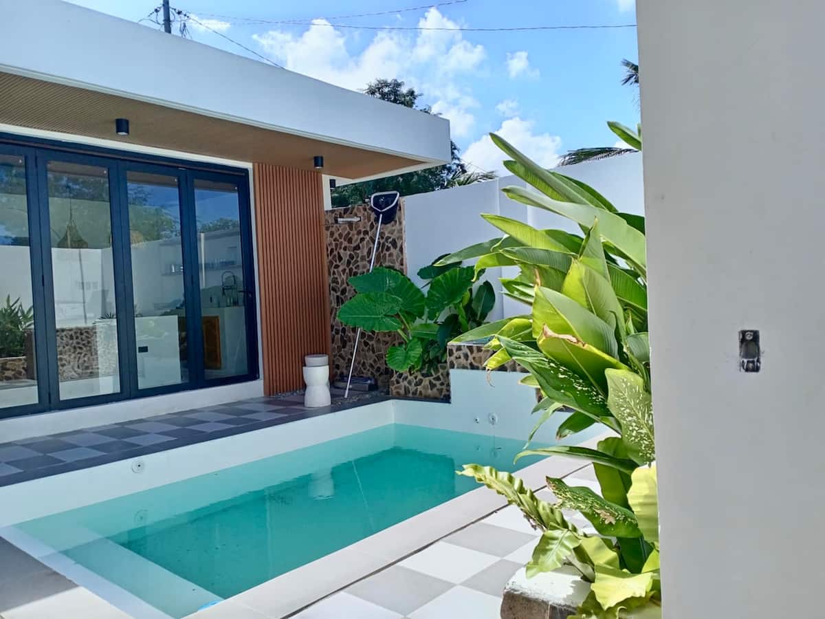 Boac Beach Front Villa with Pool 2B2BR 140SQM