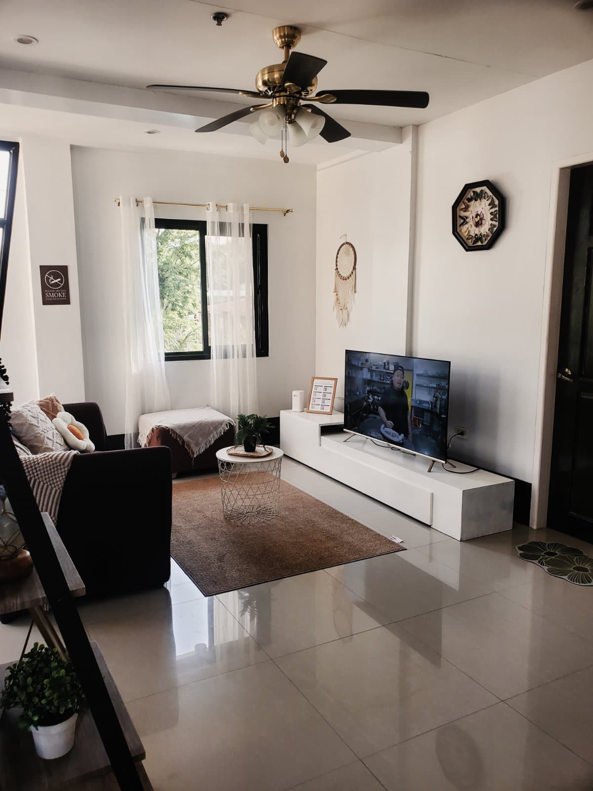 El Kim Suites: Cozy, Modern Stay photo 3