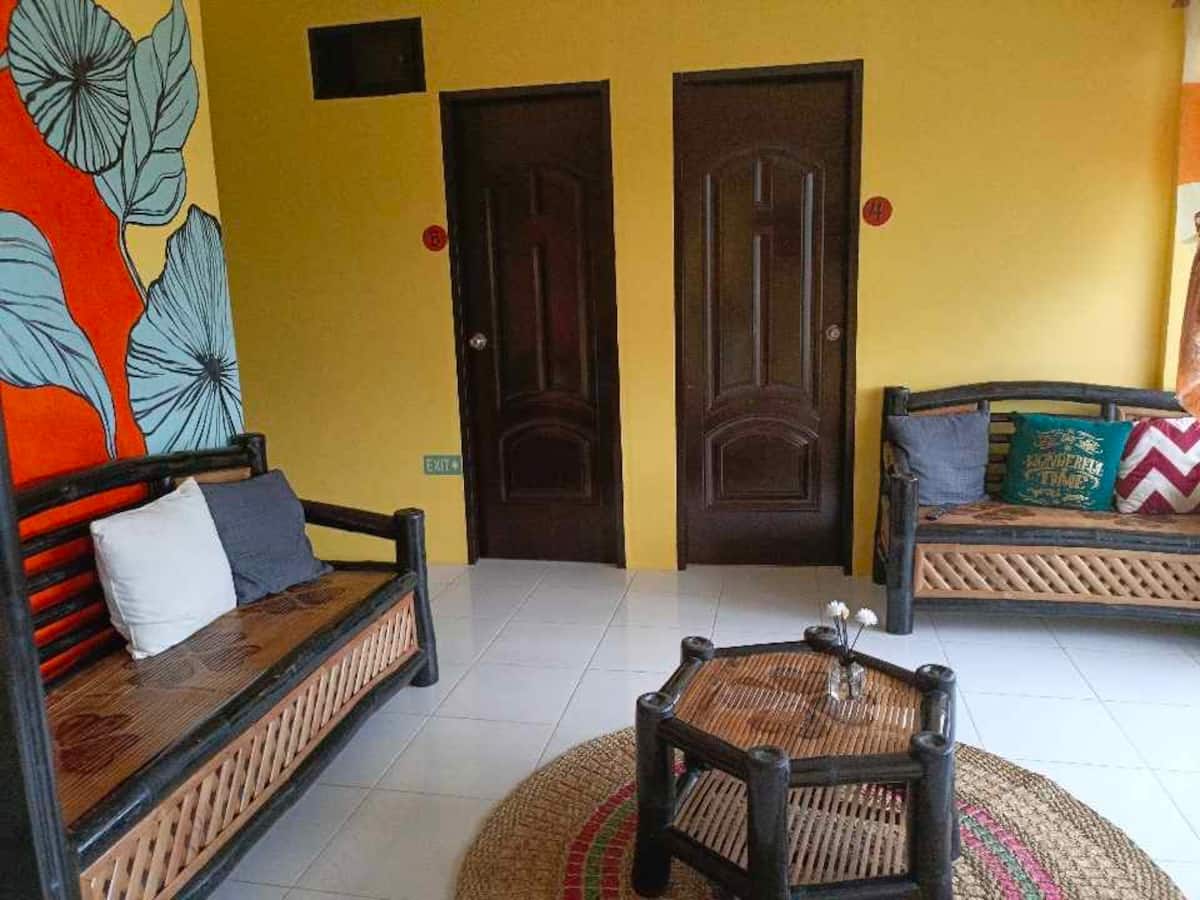 Jethro's Hotel and Resto photo 2