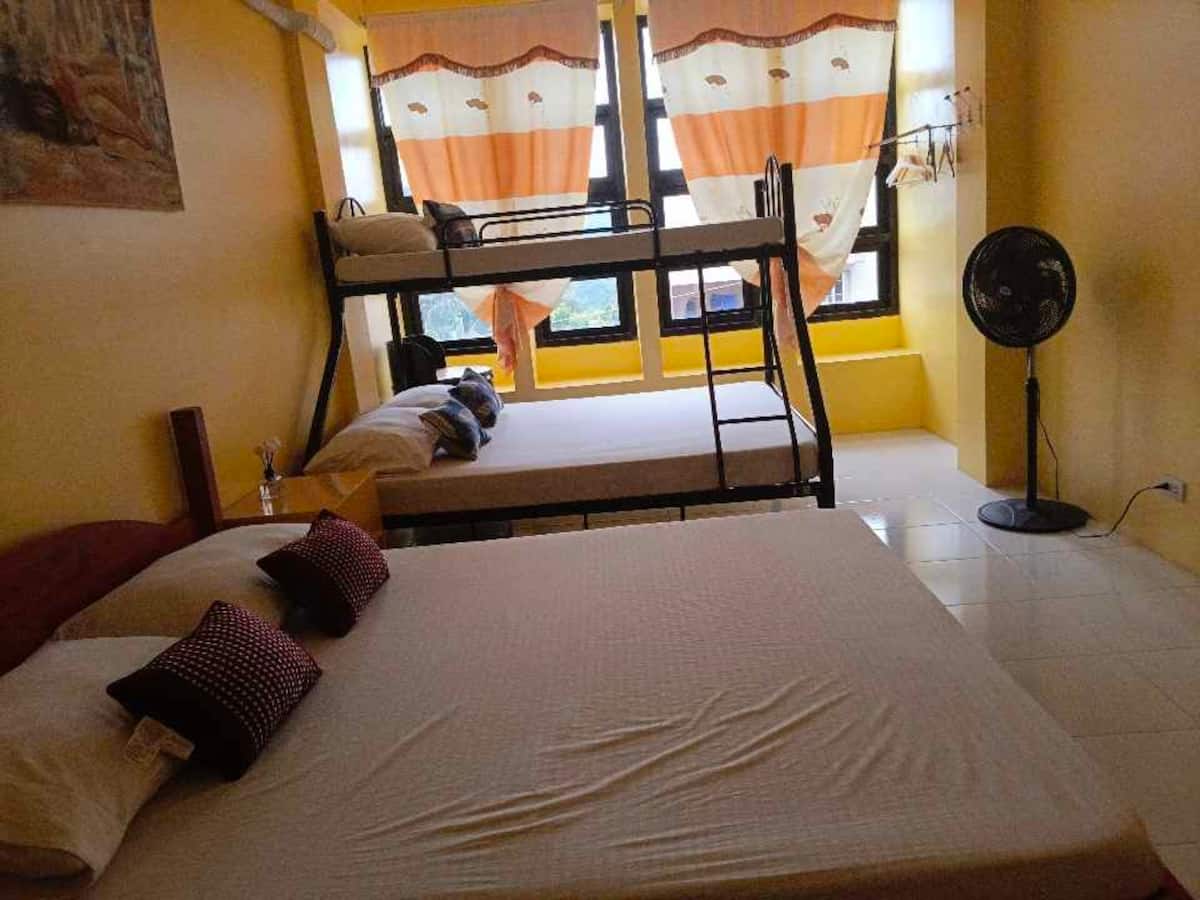 Jethro's Hotel and Resto photo 3