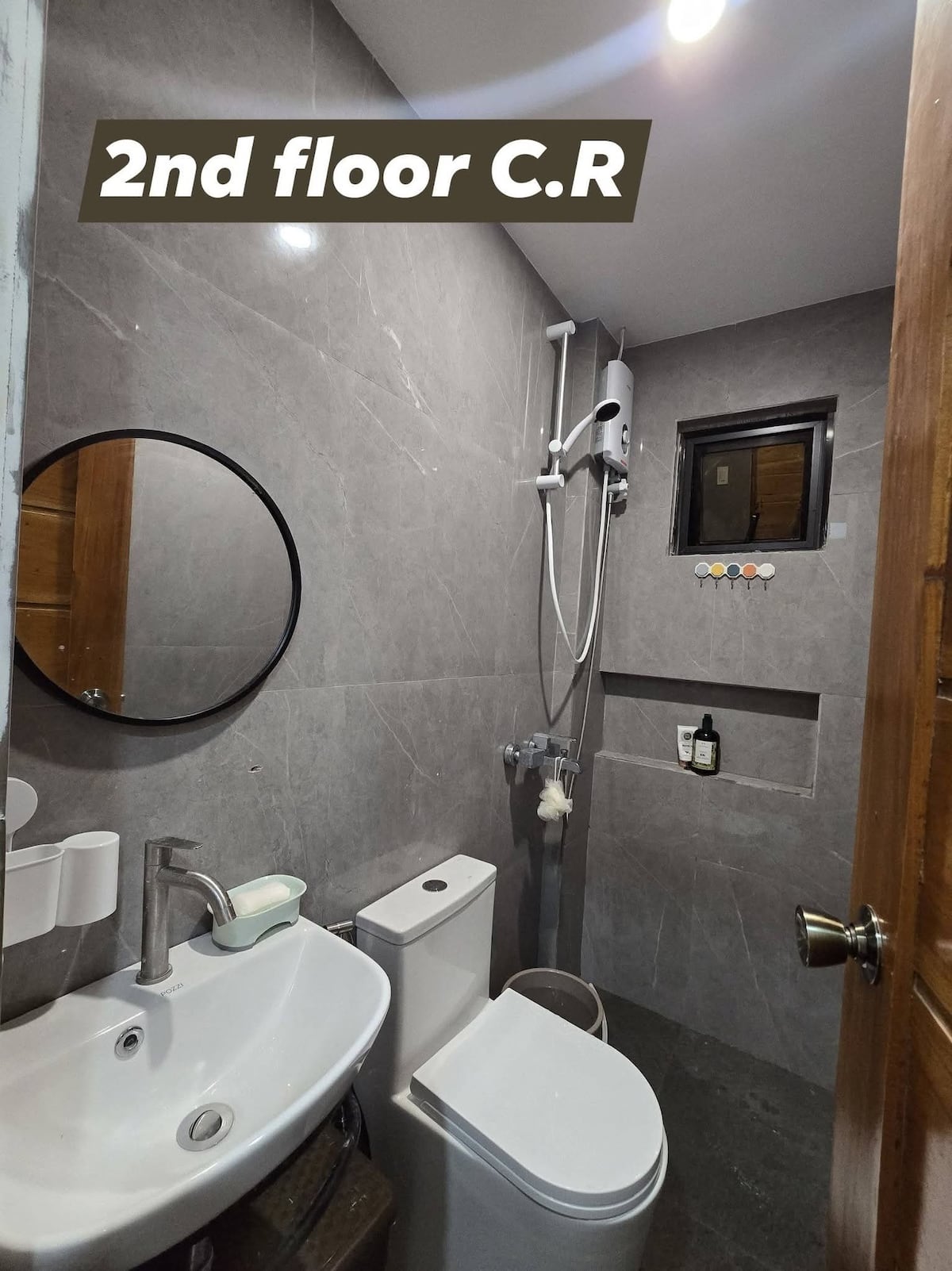 Fully furnished Beach house Laylay Room1