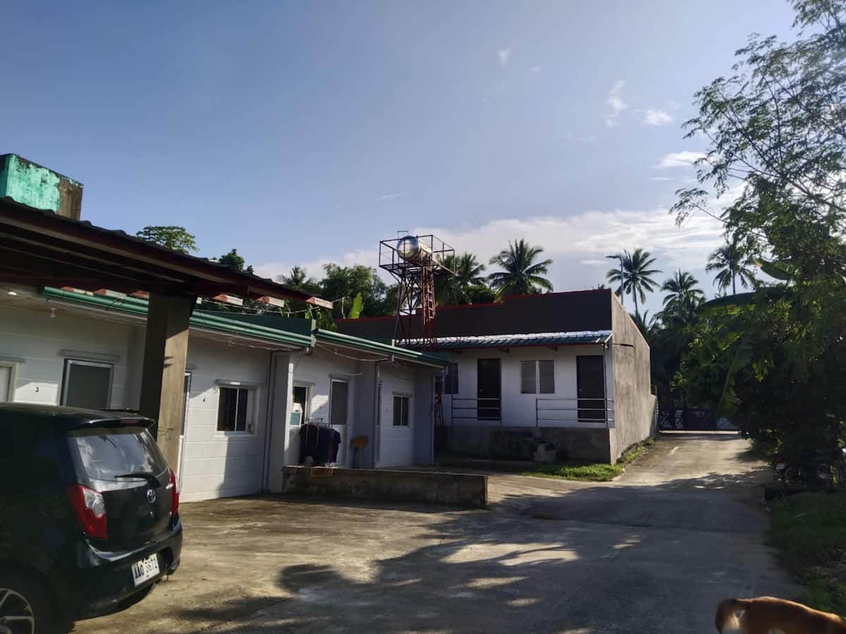 1-bedroom unit with free parking near boac town