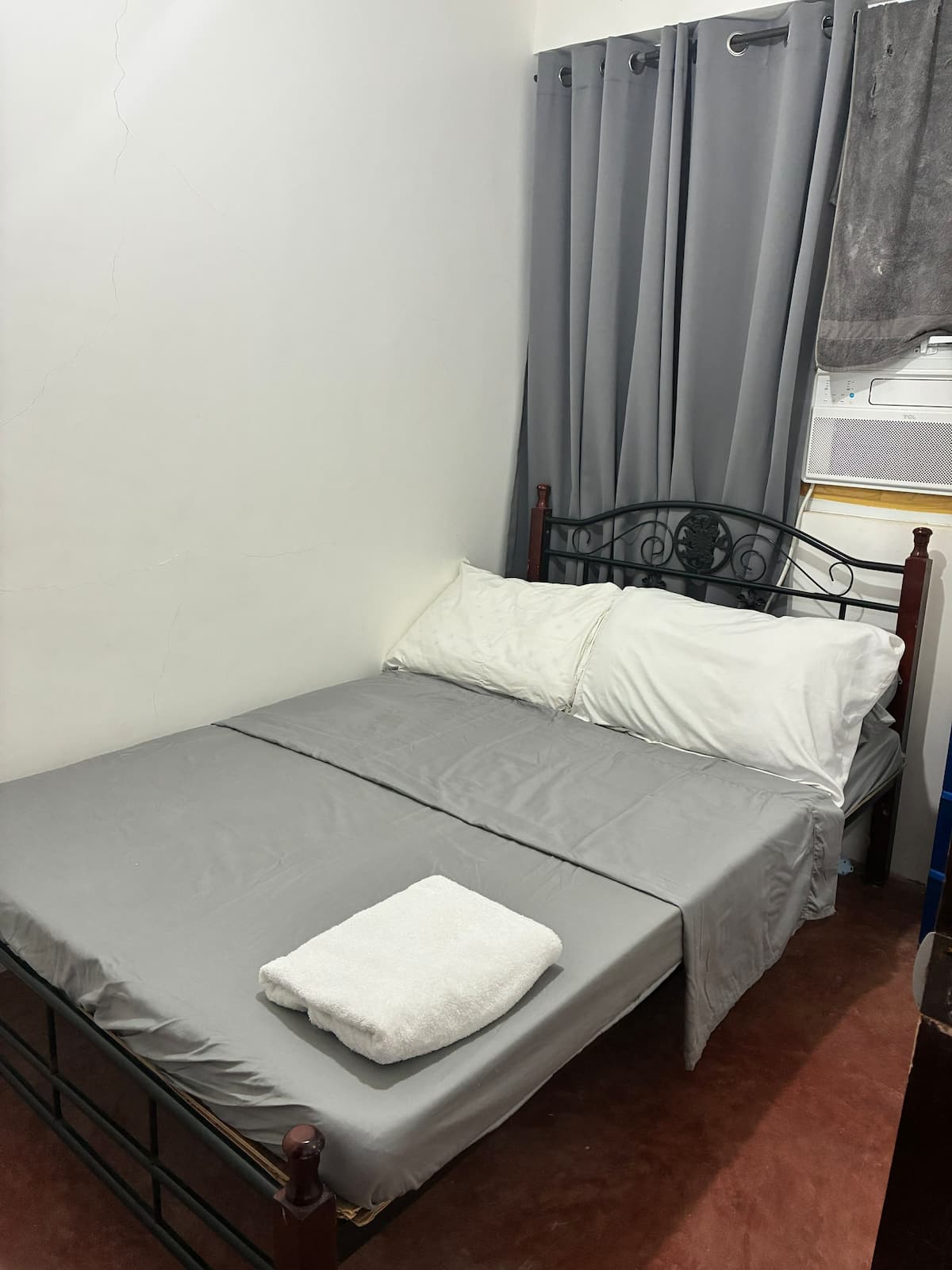 1-bedroom unit with free parking near boac town photo 3