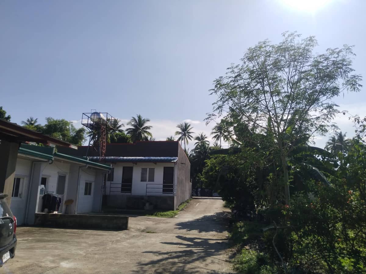 1-bedroom unit with free parking near boac town photo 4