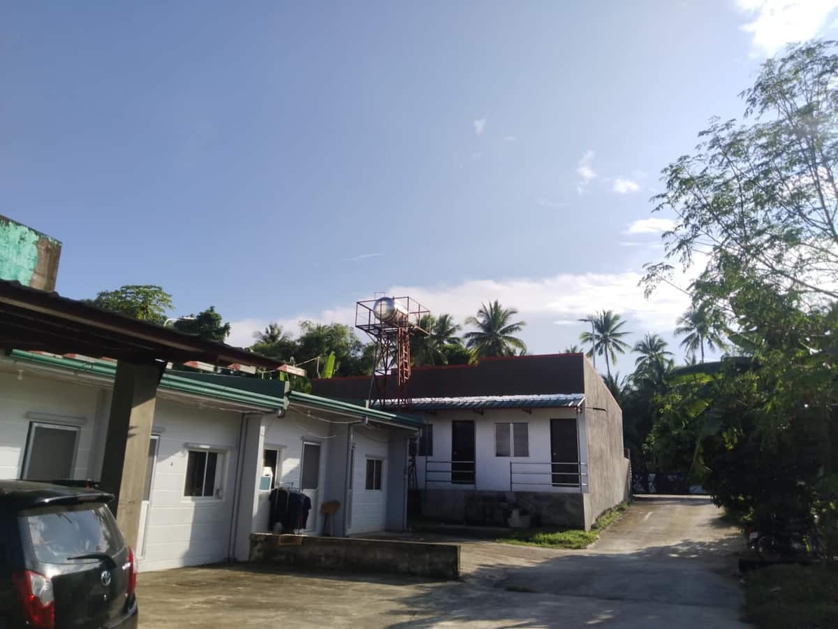 1-bedroom unit with free parking near boac town photo 5