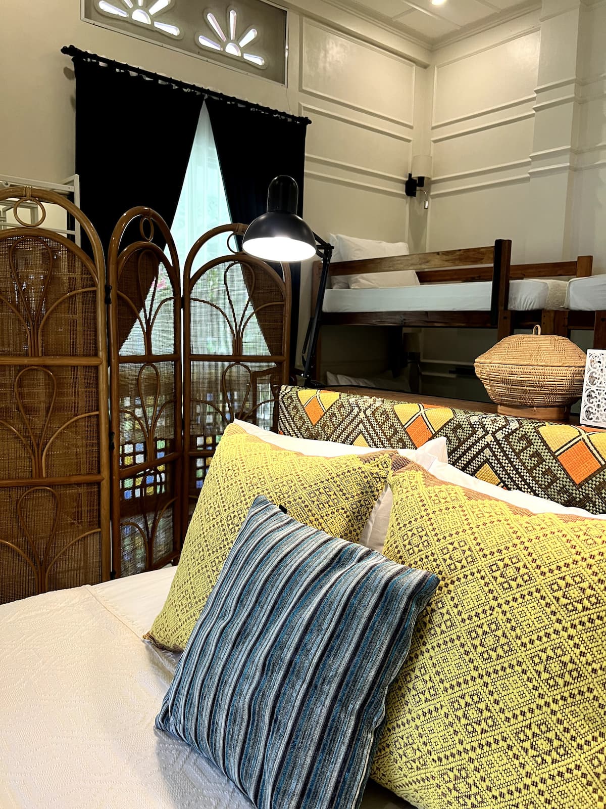 Silid Dilaw: Room for 6 pax photo 3
