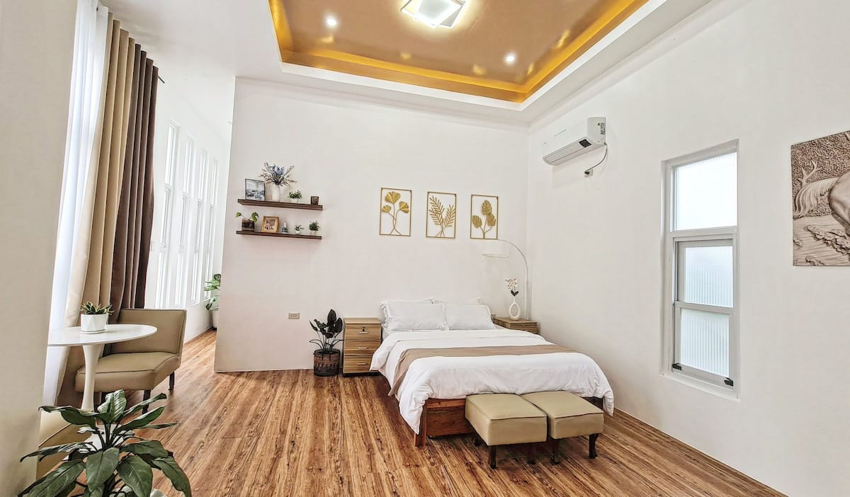 Whole Villa w/ pool photo 3