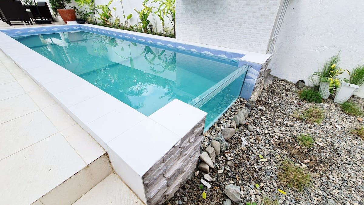Whole Villa w/ pool photo 4